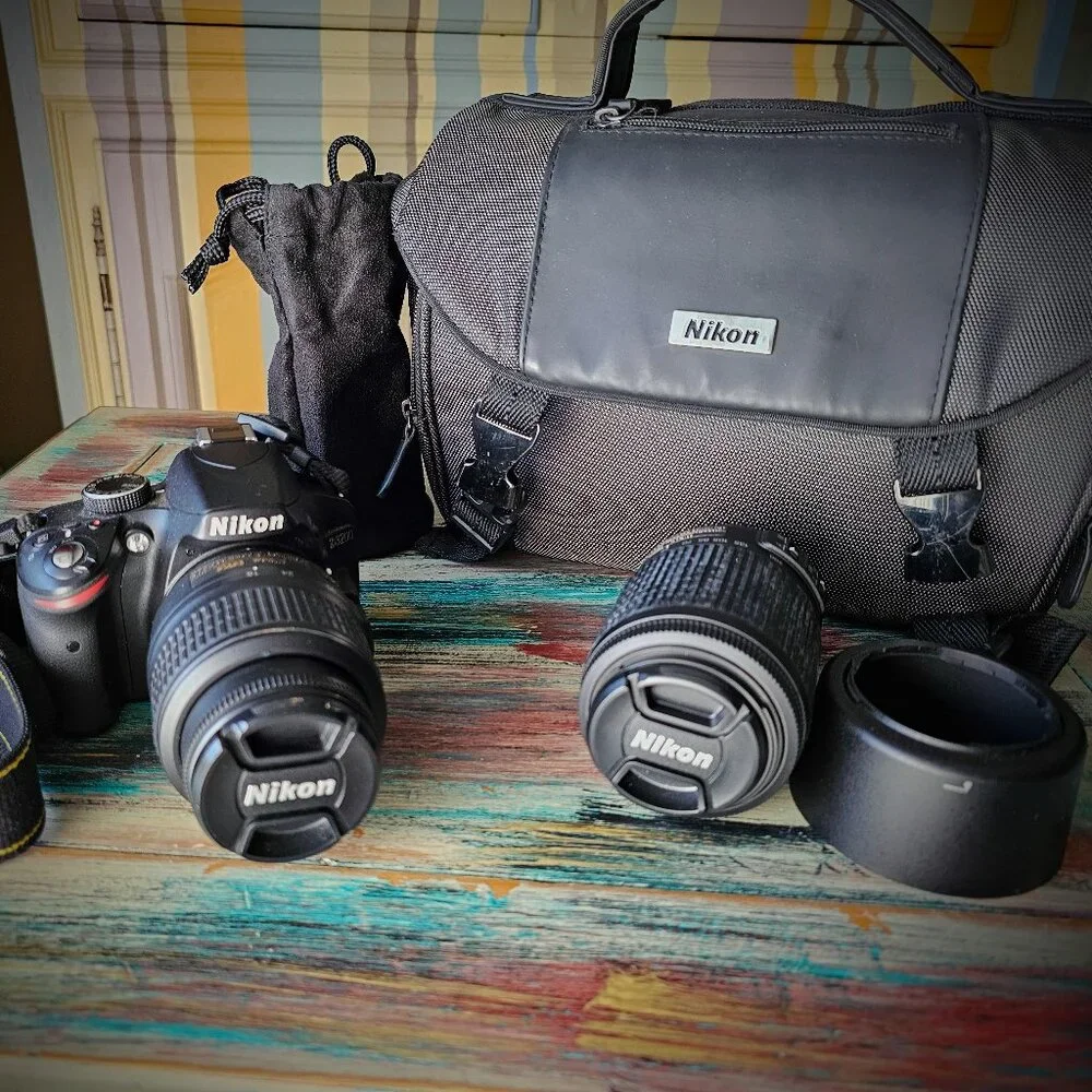 Nikon d3200 camera 18-55 VR kit